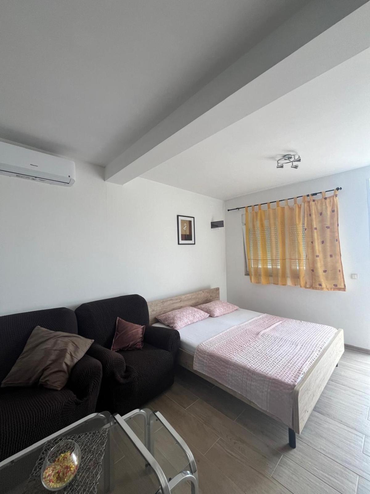Apartmani Markic เนอุม ภายนอก รูปภาพ
